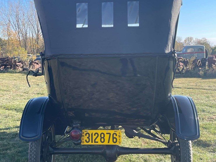 1917-model-t-touring-image-7