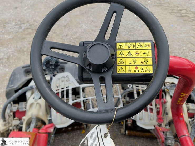 2013-toro-groundsmaster-3320-image-15