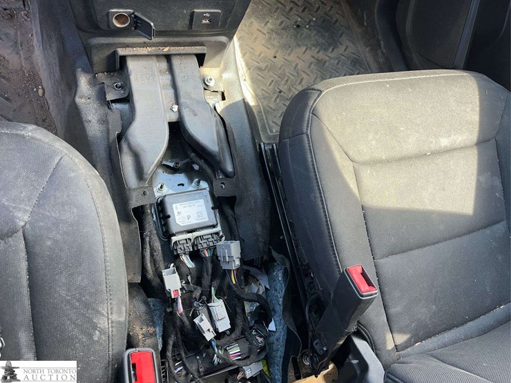 2020-ford-explorer-image-12