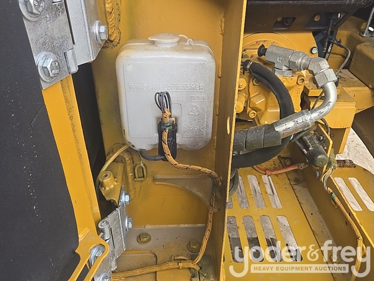 2018-caterpillar-305.5-image-49