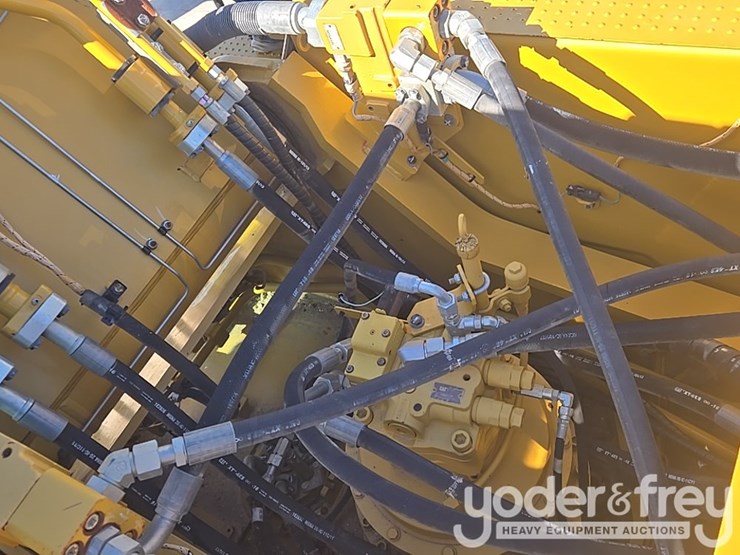 2019-caterpillar-336-image-73