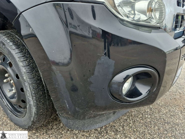 2010-ford-escape-image-39