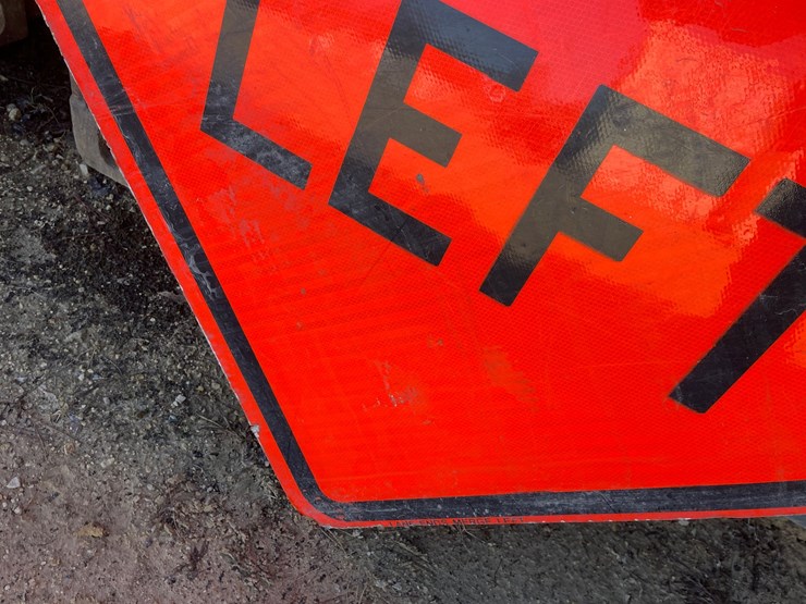 #3934-•-retired-fiberglass-road-signs-image-8