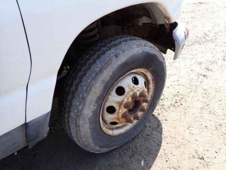 2001-ford-e350-image-38