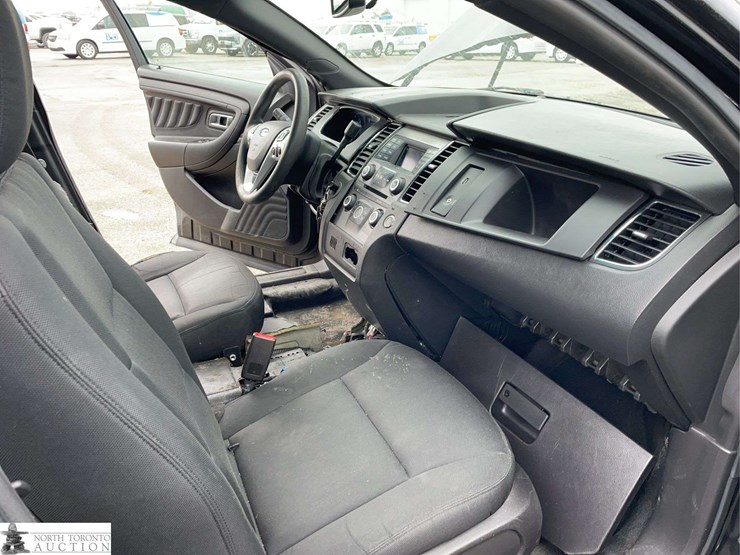 2017-ford-taurus-image-23