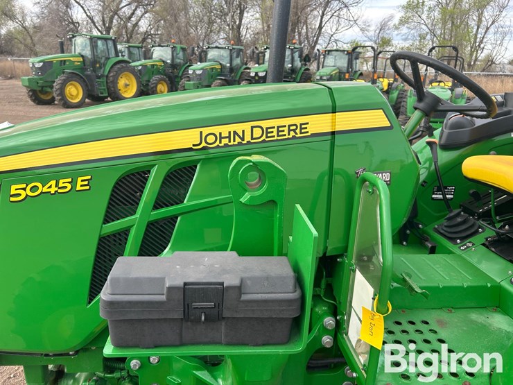 2022-john-deere-5045e-image-13