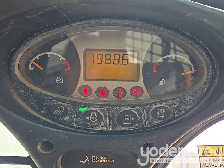 2021-bobcat-t740-image-107