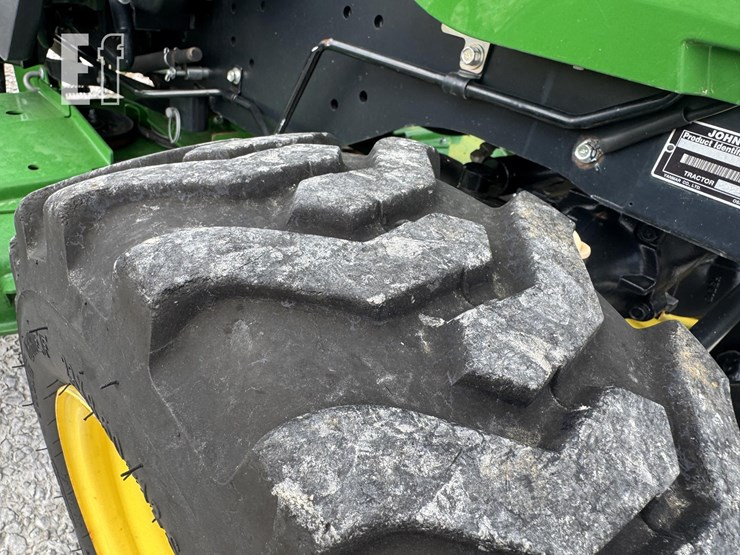 2025-john-deere-2025r-image-4