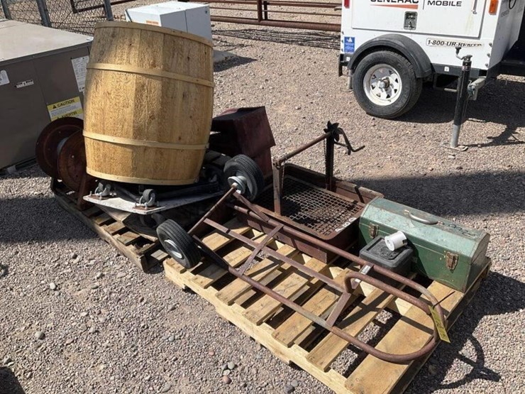 (2)-pallets-of-misc-image-4