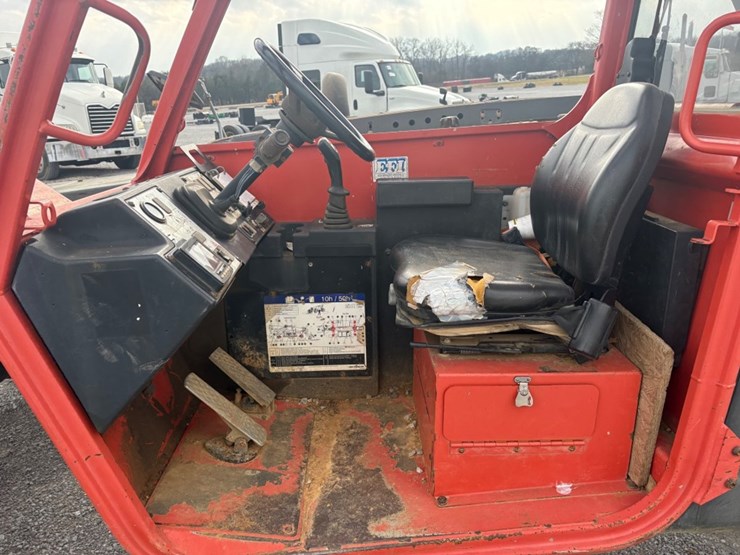 2017-skyjack-sj1056th-image-12