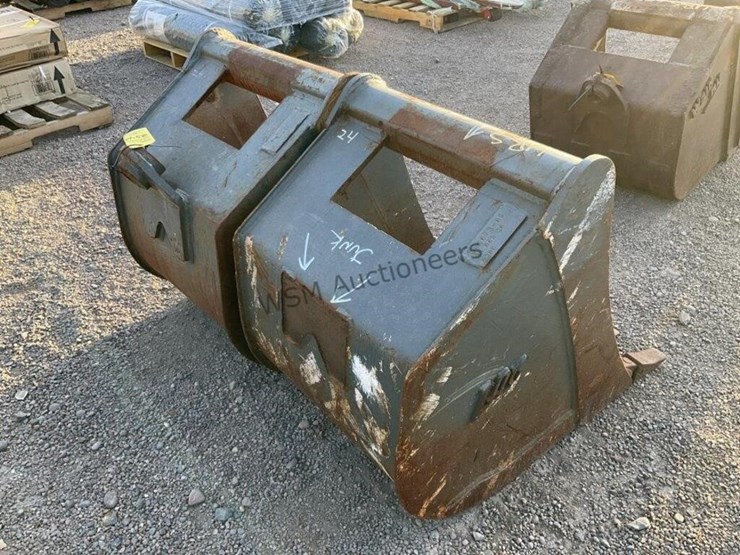 (2)-24in-tag-excavator-buckets-image-3