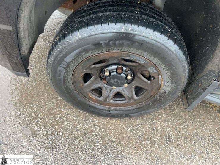 2015-chevrolet-tahoe-image-23