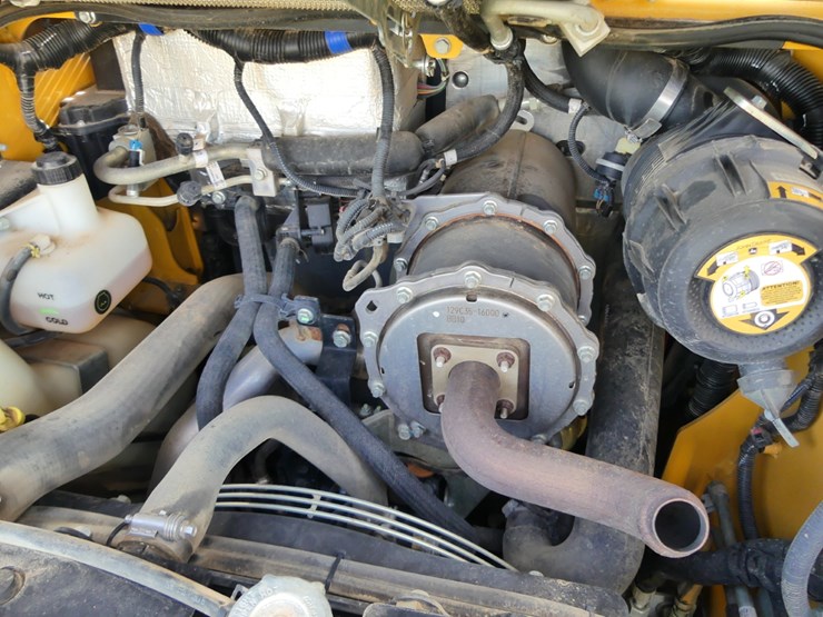 2022-deere-317g-image-10