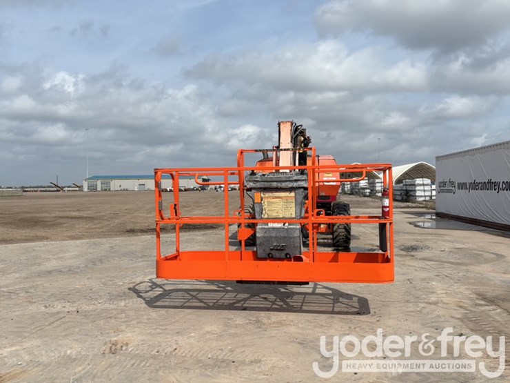 2014-jlg-800aj-image-8