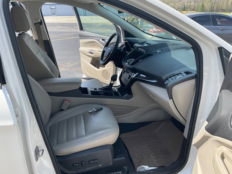 2017-ford-escape-image-15