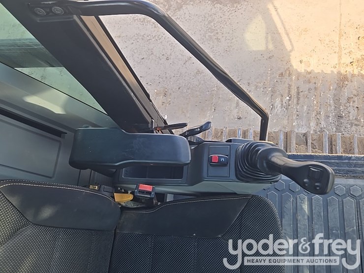 2019-caterpillar-336-image-71