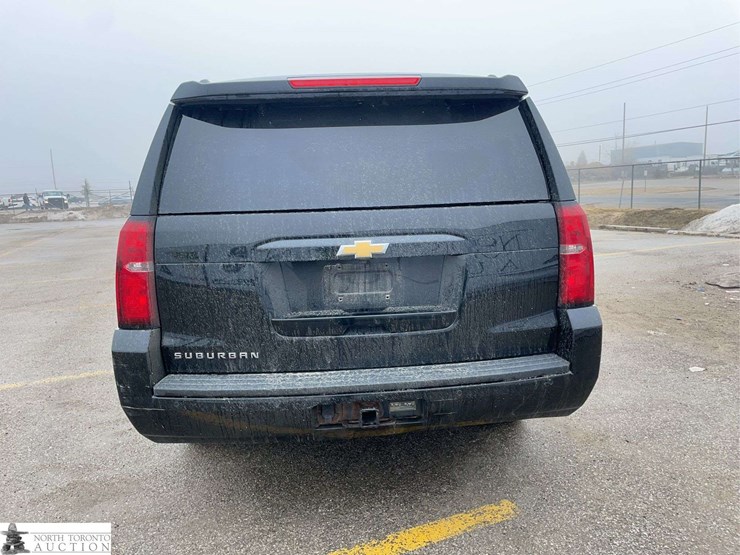 2018-chevrolet-suburban-image-6