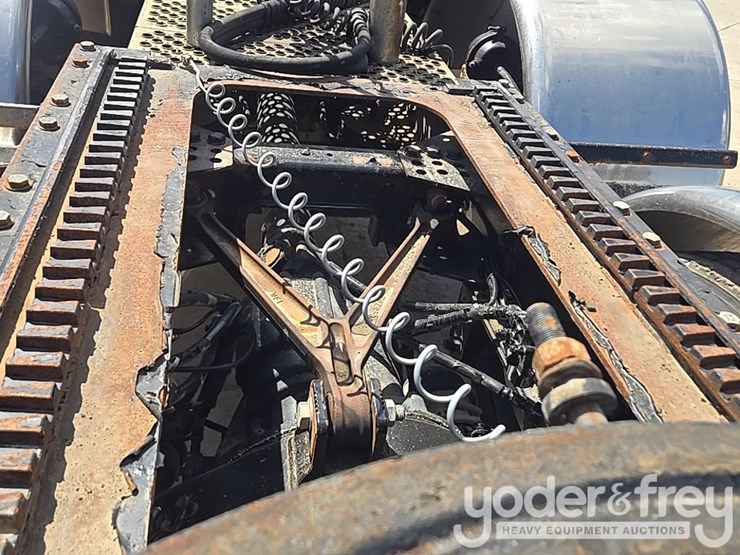 2014-kenworth-t880-image-69