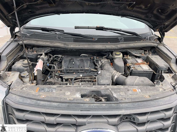 2017-ford-explorer-image-10