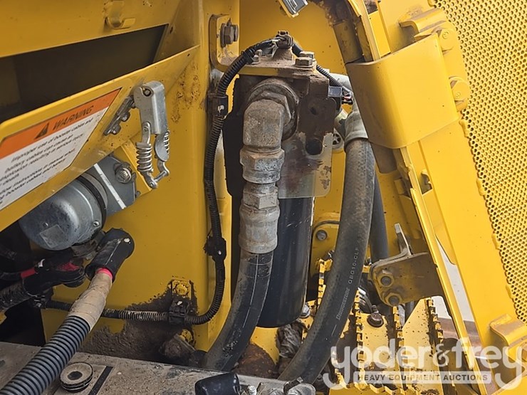 2014-komatsu-d61px-23-image-43