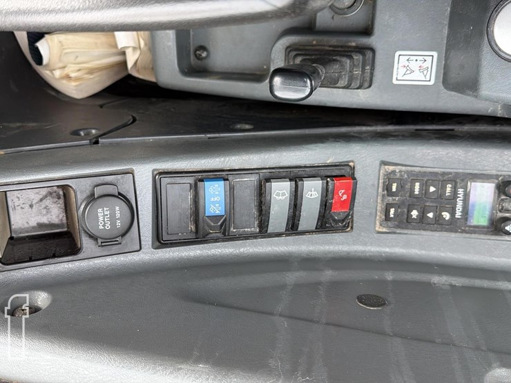 2017-hyundai-robex-60cr-9a-image-13