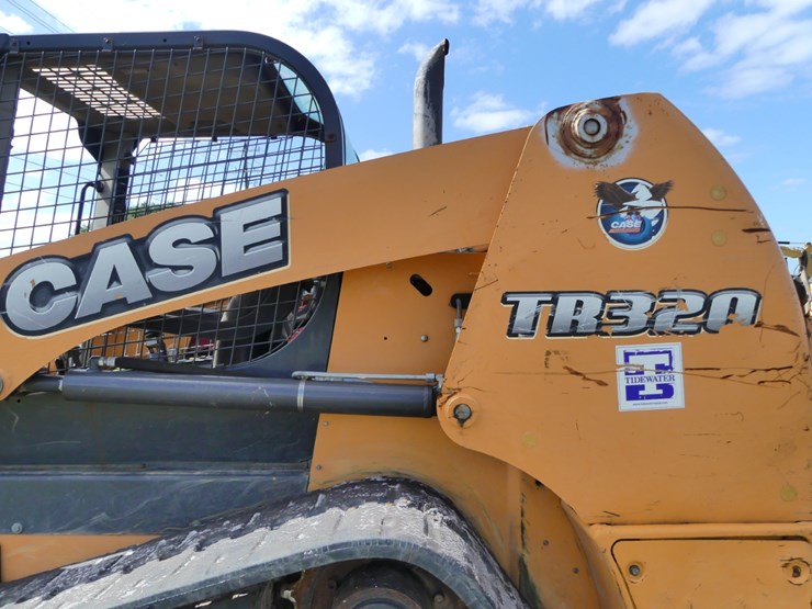 2015-case-tr320-image-7