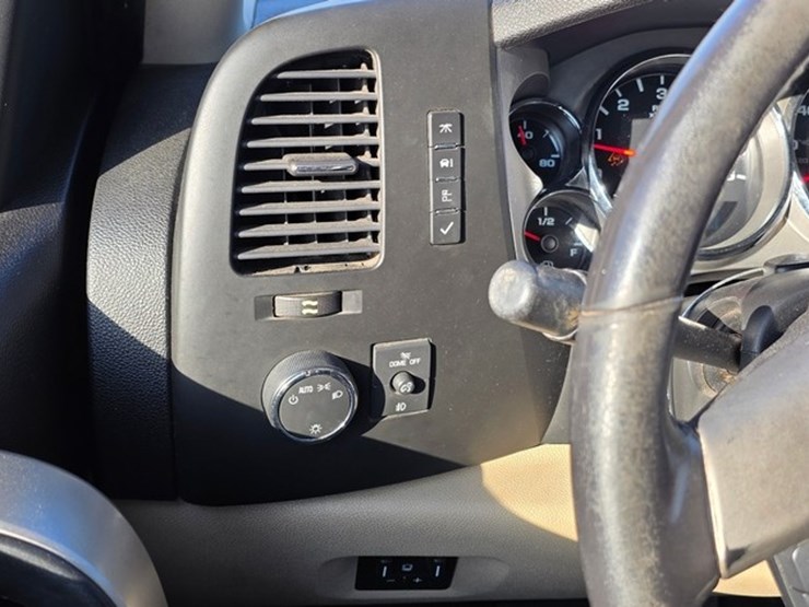 2011-chevrolet-2500-image-76