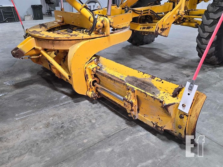 2004-caterpillar-120h-image-11