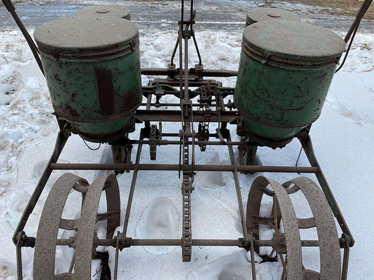 john-deere-three-point-planter-image-5