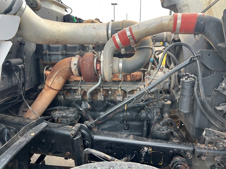 2002-mack-rd688s-image-10