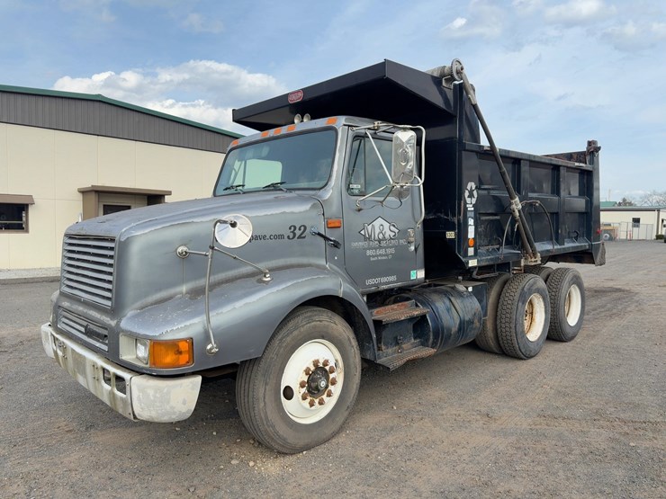 1994-international-8200-image-1