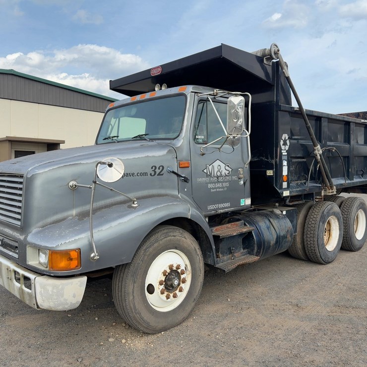 1994 INTERNATIONAL 8200