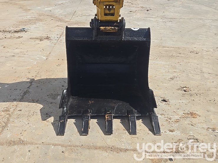 2018-caterpillar-305.5-image-26