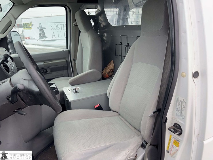 2011-ford-cargo-image-20