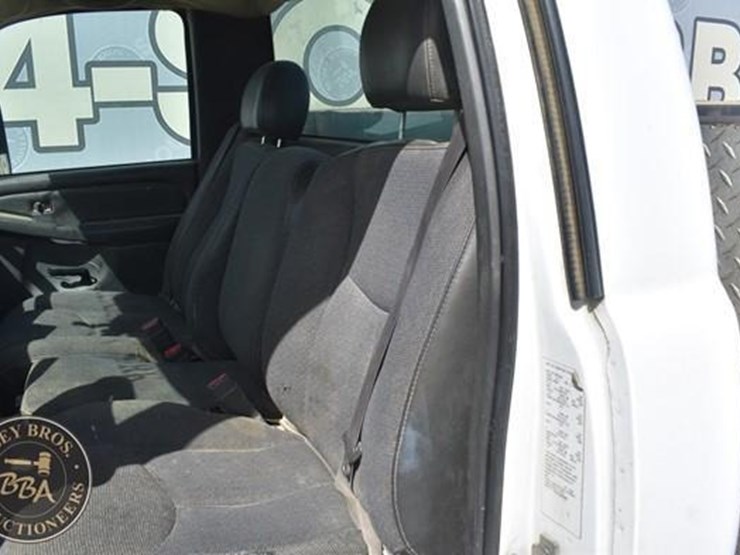 2007-chevrolet-3500-image-35