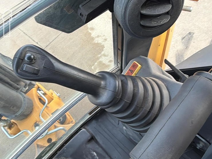 2023-deere-320-p-tier-image-16