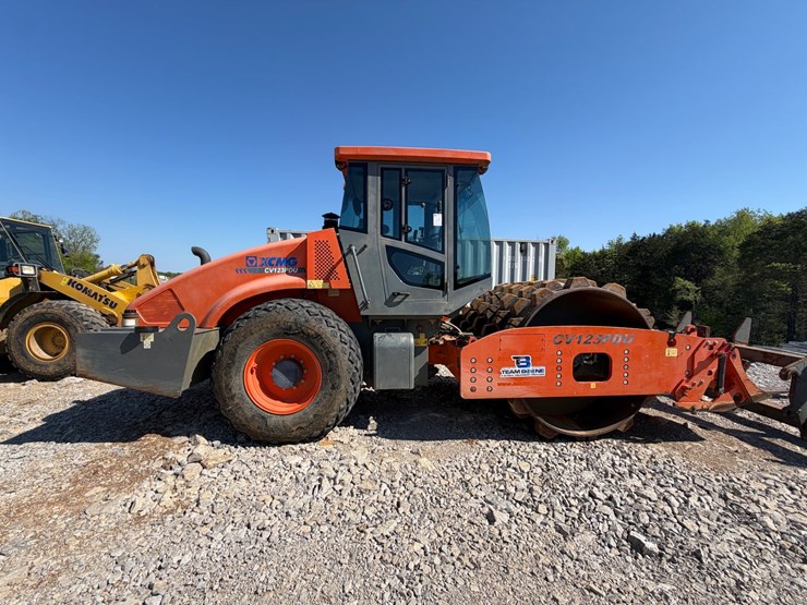 #31928-•-2020-xcmg-cv123pdu-vib-padfoot-compactor-image-10