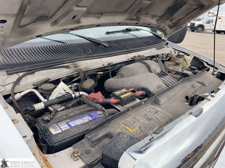 2011-ford-cargo-image-31