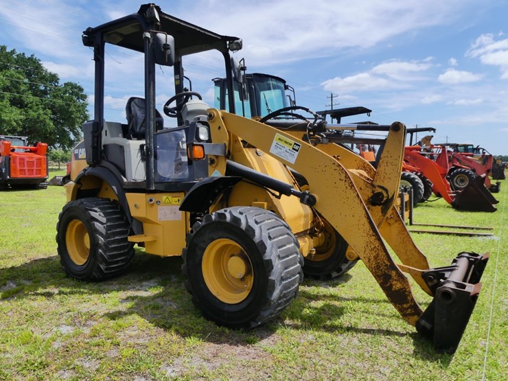 2015-caterpillar-903c-image-2