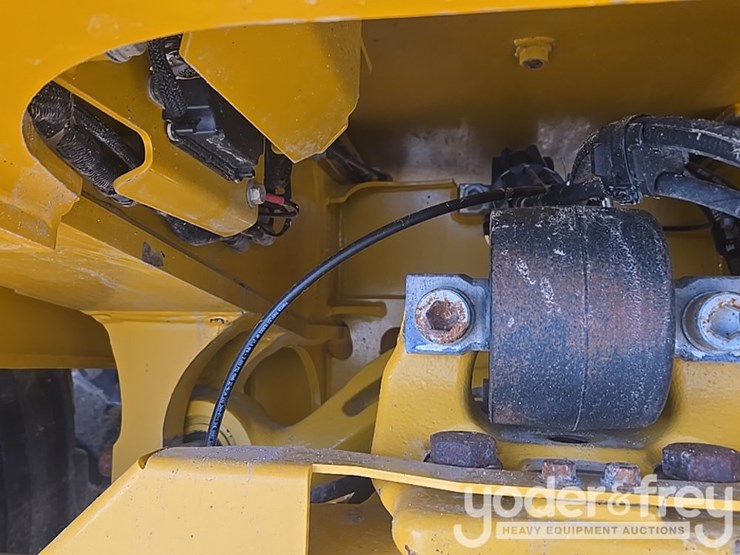 2022-deere-260e-image-71