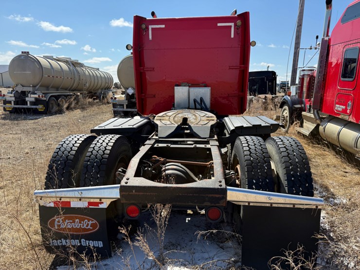 2006-peterbilt-379-image-8