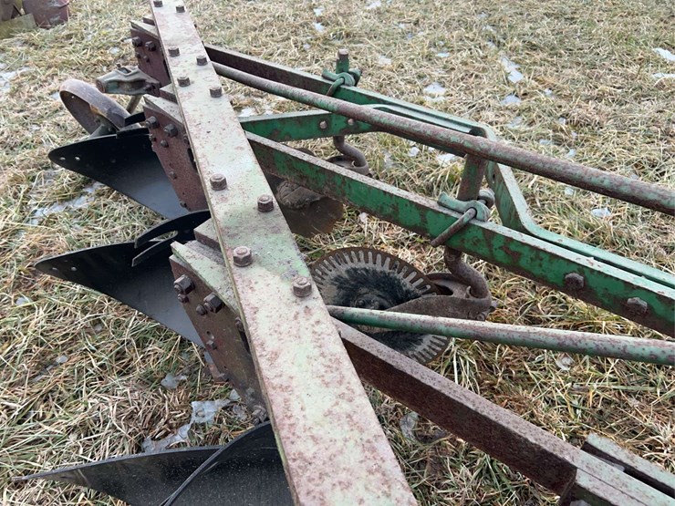 john-deere-four-bottom-plow-image-34