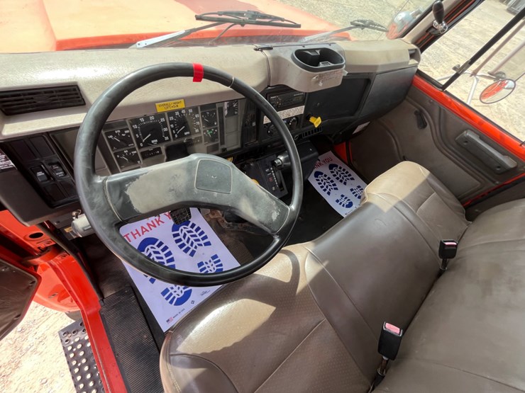 2001-international-4900-image-18