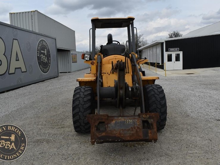 2015-volvo-l30g-image-10