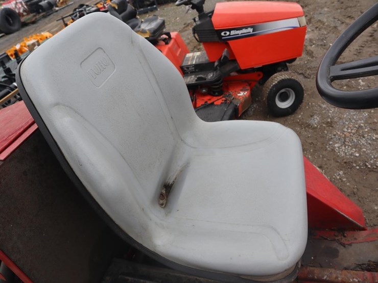 toro-322d-groundmaster-image-11