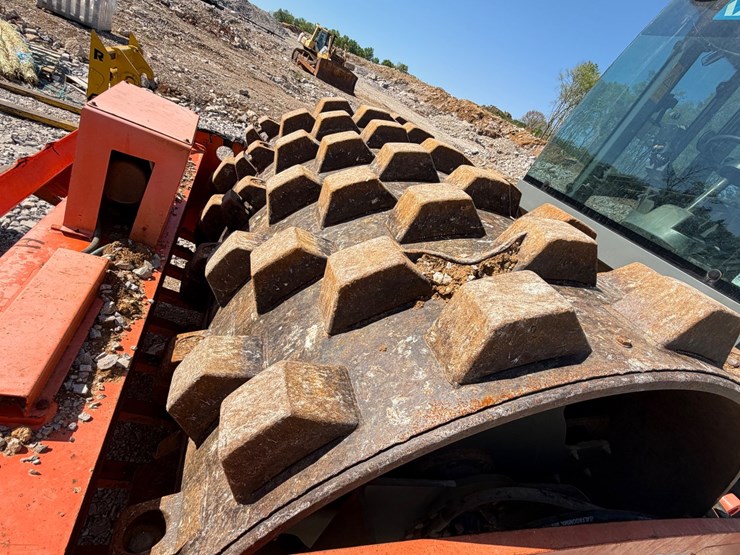 #31928-•-2020-xcmg-cv123pdu-vib-padfoot-compactor-image-2