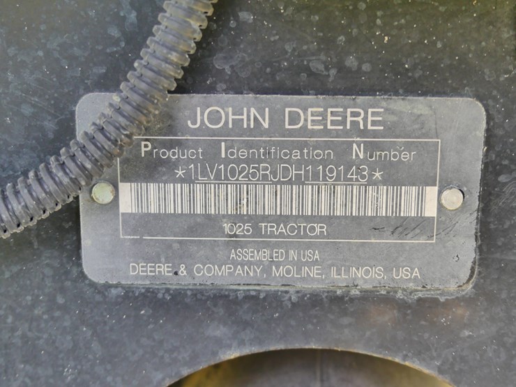 2014-john-deere-1025r-image-14