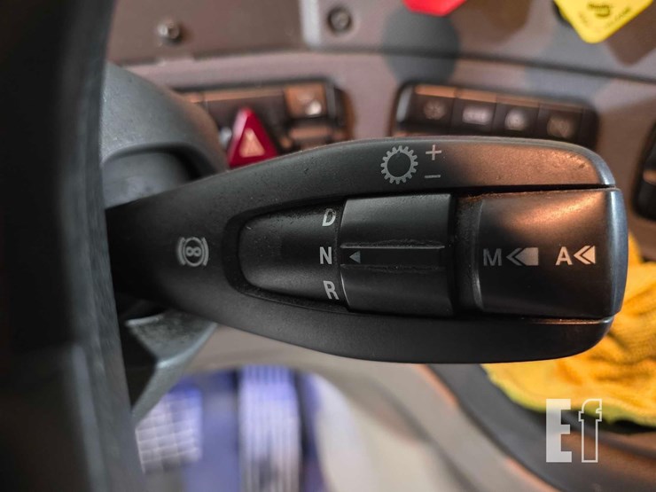 2016-freightliner-cascadia-125-image-15