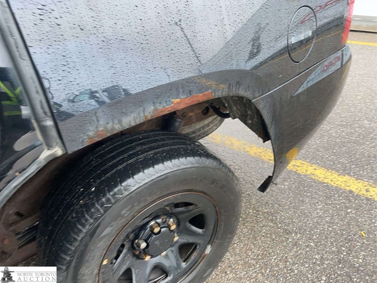 2015-chevrolet-tahoe-image-27