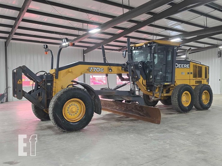 2012-deere-770g-image-1